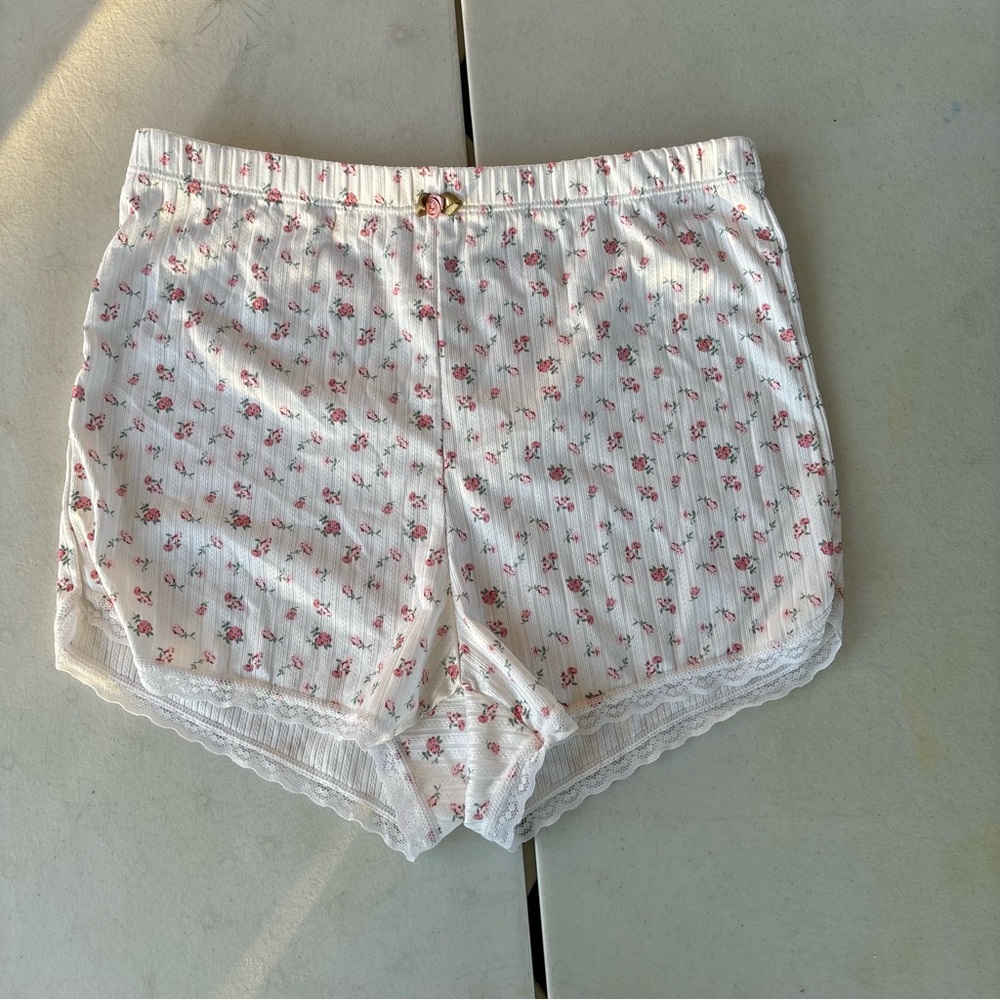 Floral Lace Trim Shorts